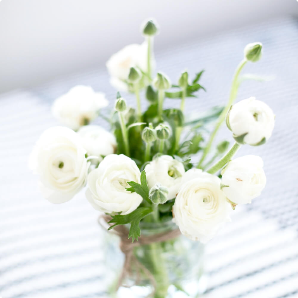 White Flower Bouquet - Imagen 2